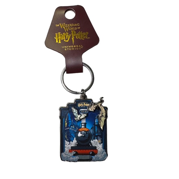 Universal Studios Harry Potter Celebration 2018 Keychain - Picture 1 of 1